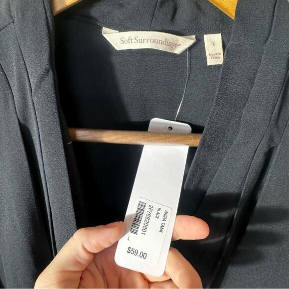 NEW Soft Surroundings Akira Tank Top Black Size Large - Picture 7 of 8